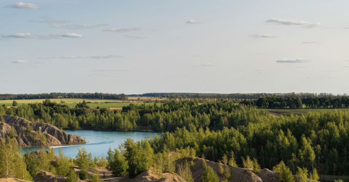 Overview of Lake Konduki in Tula, Russia