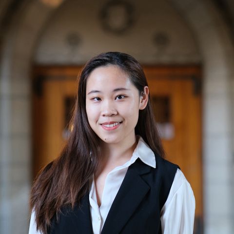 Headshot of Aurora Zhang