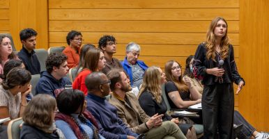 Global Scholar Anastasiia Ryshytiuk asks a question at the Lund Debate.